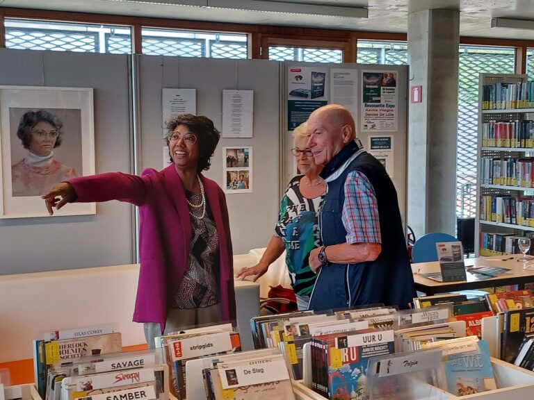 20230704 Resonantie Expo Bib Bonheiden, Kavita wijst de weg © FS