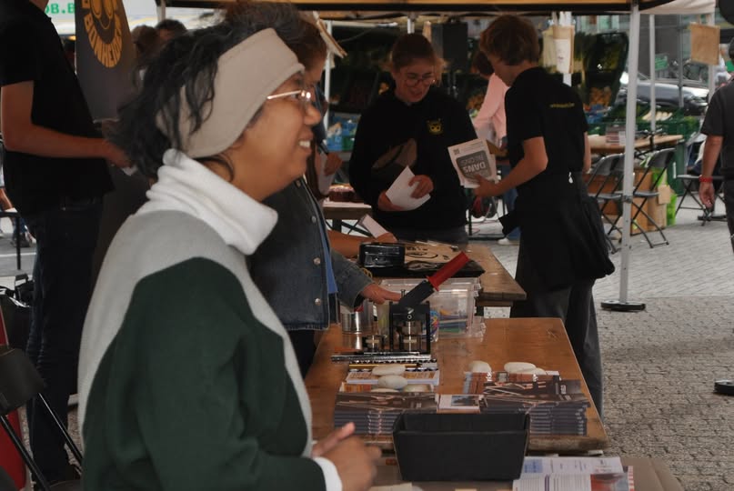 Dichters2820 op de proefcultuur feestmarkt 2025 - Kavita — © Eddy Peeters